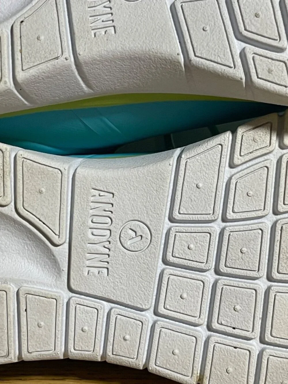Anodyne No 23 Sport Runner Womens Sneakers US 8.5W Aqua & Lime